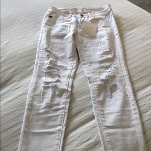 NWT KanCan distressed jeans